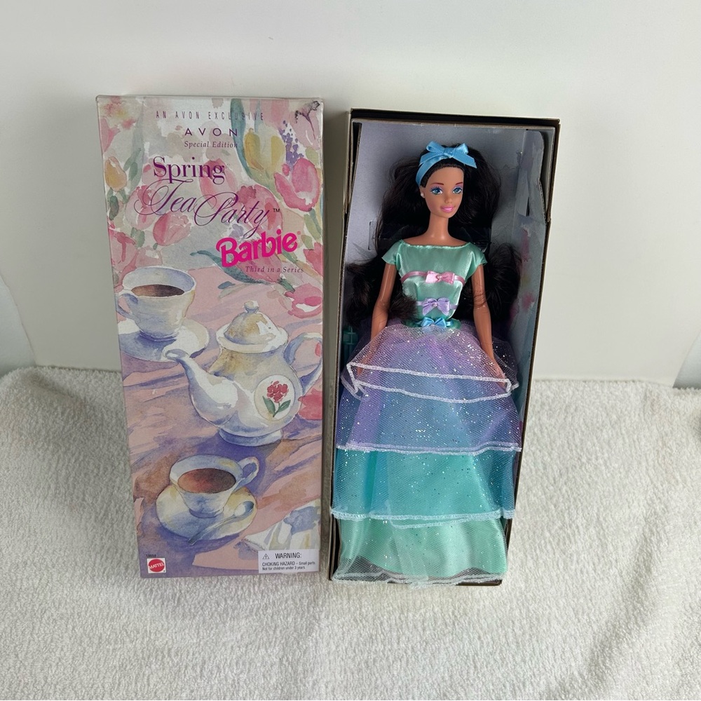 VTG NOS 1997 'Spring Tea Party' Avon Exclusive Barbie  (3rd in Series) by Mattel